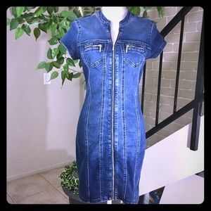 Guess dress size small